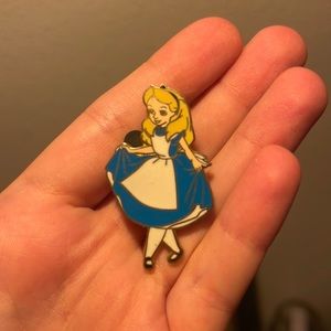 2002 Alice Disney Pin